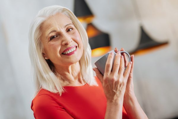 اثر بخشی درمان اگزیستانسیال بر شادکامی زنان متاهل 50 تا 70 ساله